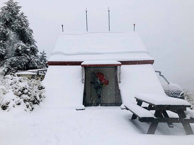 中央氣象局指出，今天(7日)白天天氣轉為乾冷，隨著冷氣團南下，清晨降溫明顯。(雪霸處提供)