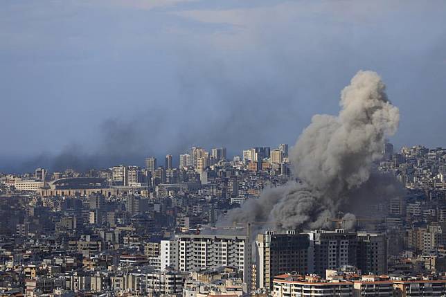 This photo shows the smoke caused by Israeli airstrikes in the southern suburb of Beirut, Lebanon, on Nov. 21, 2024. (Str/Xinhua)