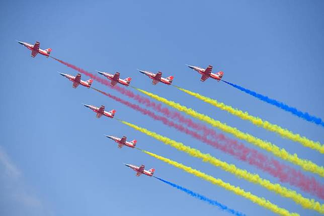 Aircraft of China's Red Falcon Aerobatic Team stage a performance during Airshow China in Zhuhai, south China's Guangdong Province, Nov. 12, 2024. (Xinhua/Liang Xu)