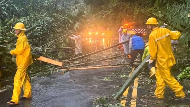 「台電5萬人次不畏風雨搶修 也請支持風雨中的台電」 籲上千萬民生用戶支持撥補預算