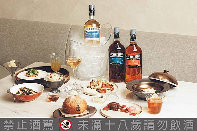 台灣三得利精選酒款歐肯白蘇維濃桶結合自身釀酒工藝與不同風格餐飲場域，為消費者提供多元餐飲提案與品酒體驗
