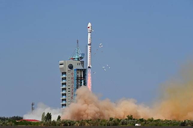 A Long March-4C rocket carrying the Fengyun-3F satellite blasts off from the Jiuquan Satellite Launch Center in northwest China, Aug. 3, 2023. (Photo by Wang Jiangbo/Xinhua)