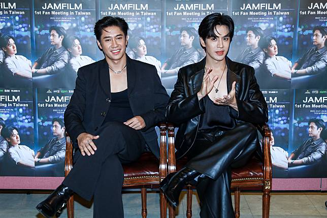 Jam（左）和Film兩人首次來台，接受台灣媒體訪問時透露從小都超愛看《流星花園》。（寬魚國際提供）