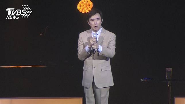 小哥費玉清在去年於台北小巨蛋完成最後一場演唱會後宣布封麥。（圖／TVBS）