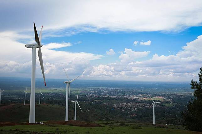 Wind turbines are seen at a wind electricity station on Ngong Hill, near Nairobi, capital of Kenya, on April 20, 2015. (Xinhua/Pan Siwei)