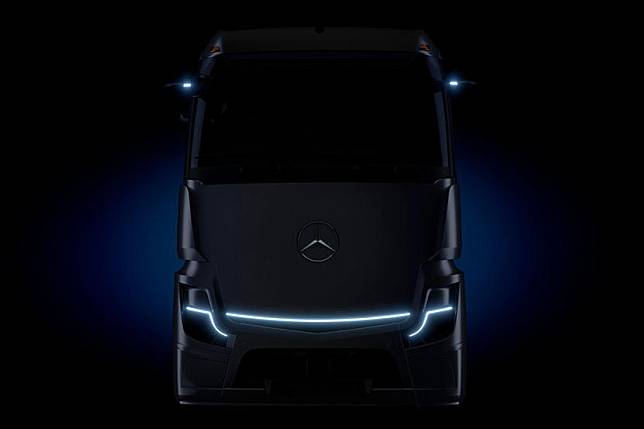 Mercedes-eActros-LongHaul-Concept-1-43e5bd78a1.jpeg