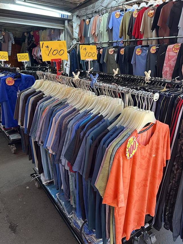有業者出面反駁，他們家賣的全新衣服樣式多，只賣100元，而且絕對不是回收衣。畫面翻攝threads lee_yi_hui_