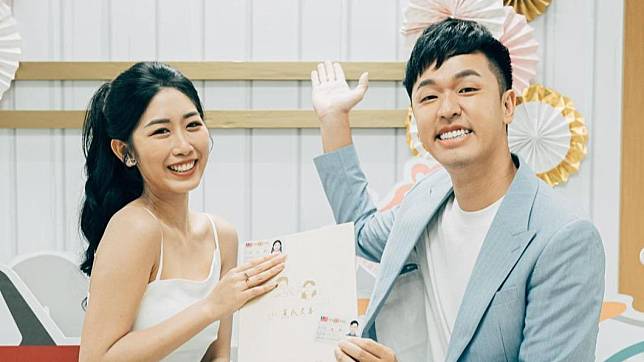 香蕉登記結婚！（圖／翻攝自香蕉IG）