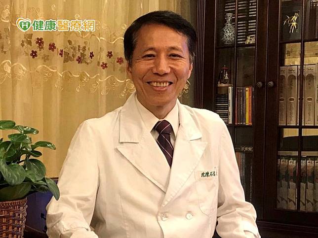 沈陳石銘醫師表示，「乳癌為台灣女性發生率最高的癌症，而骨骼是血液循環豐富的器官，使得癌細胞常會在晚期轉移到骨骼，造成患者嚴重疼痛。呼籲患者要及早接受治療，才能活得更有生活品質。」