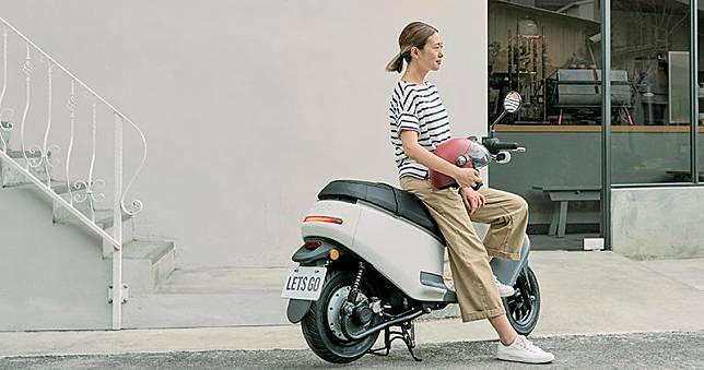 Gogoro VIVA Plus 無印白