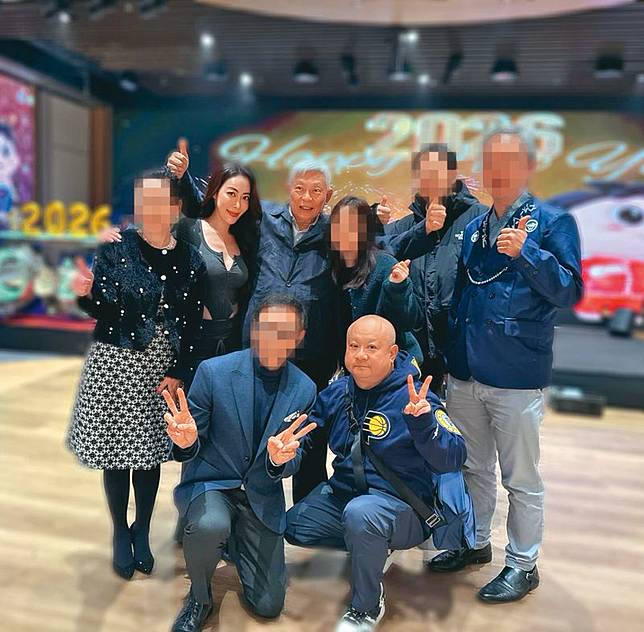 李雅楹（左二）有著極佳的社交手腕，除了宣昶有（前右）外，選美協會也找來旺中董事長蔡衍明（左三）投資。（翻攝自李雅楹IG）