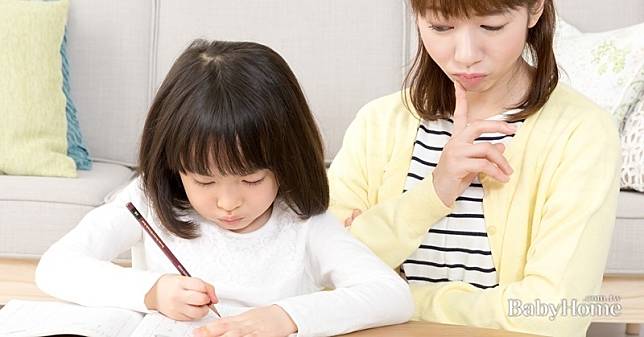 怎麼讓孩子好好寫功課？專家：從訓練孩子專心、負責開始