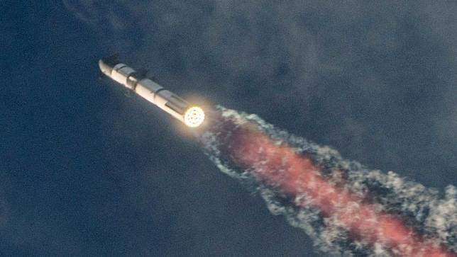 SpaceX巨型火箭Starship第三次試射後失聯。路透社