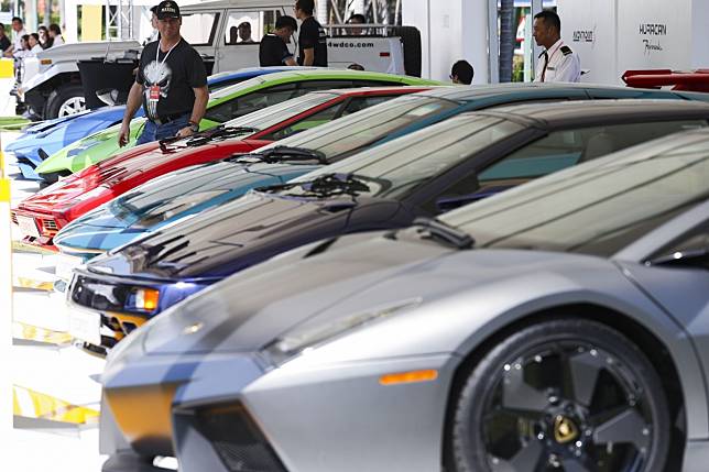 The number of Asia-Pacific family offices rose 44 per cent during the last two years, according to Campden Research. A selection of supercars, traditional symbols of wealth, are displayed during Sino Group’s Gold Coast Motor Festival in Hong Kong on November 10, 2017. Photo: Nora Tam