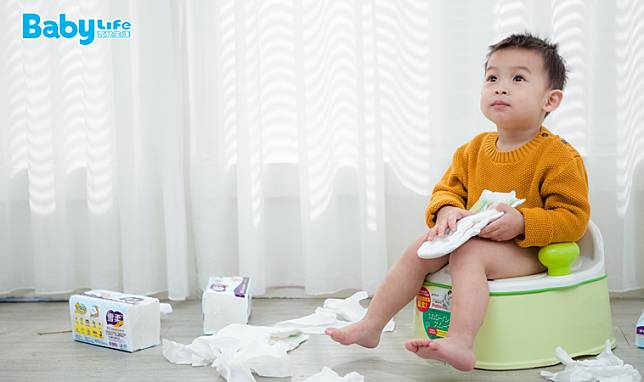 3歲幼兒尿褲子，老師竟情緒失控暴打背部！