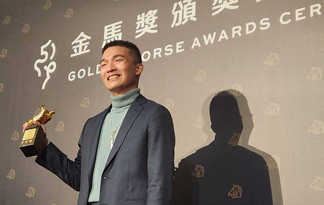 演員胡智強憑藉電影《一家子兒咕咕叫》奪最佳新演員獎。（江昭倫 攝）