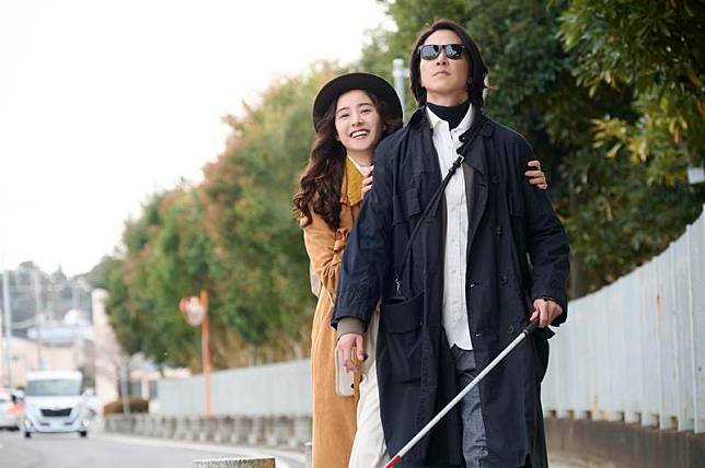 山下智久（右）與新木優子下月將帶著主演電影《SEE HEAR LOVE 看不見聽不見也愛你》訪台，1,400張門票今開售立刻秒殺。（天馬行空提供）