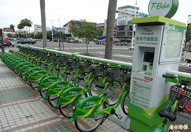 台南T-Bike明年將更改招標營運方式，南市交通局歡迎包括YouBike等各家廠商參來與投標。(資料照)
