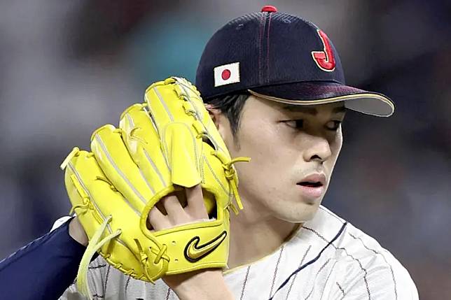 佐佐木朗希決定挑戰美國職棒大聯盟，成為今年MLB市場上最大的震撼彈。由於他未滿25歲，只能簽訂小聯盟合約，薪資也會少很多，再加上其身體還有待鍛鍊、發育，因此外界對於此一決定評價兩極。