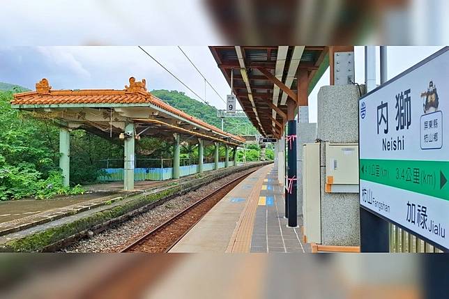 內獅站內的裝潢以宮廷風為主，形成獨特的車站風景。（取自鐵道文化之旅臉書）