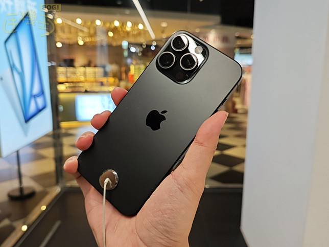 幾乎能買2台i16 Pro Max！蘋果摺疊iPhone傳價格近8萬台幣
