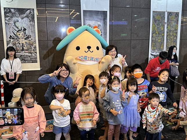 台北市政府參加由社會局舉辦的「哈囉！親子館」活動。（記者王誌成攝）