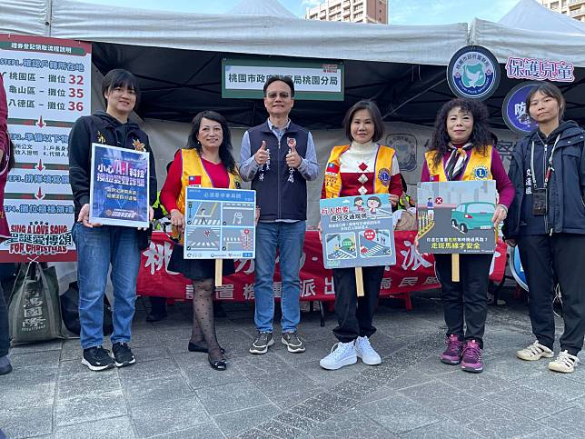 微型電動二輪車昨日起掛牌納管，桃園市警方將針對微電車違規事項加強取締告發。圖：警方提供