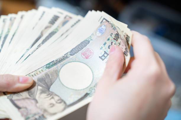 受到國際資金轉進避險影響，日本國債近期出現大量買盤，10年期以上長天期公債更出現創紀錄需求。(圖 : iStock)