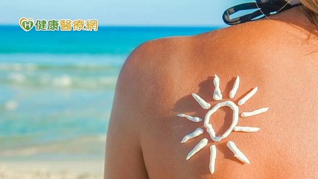 曬太陽可以促使皮膚生成維生素D，但曬太陽曬得越久，維生素D的濃度並不會因此越高。