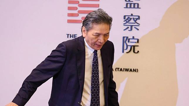 監察院副院長李鴻鈞針對公務車使用說明記者會。李政龍攝