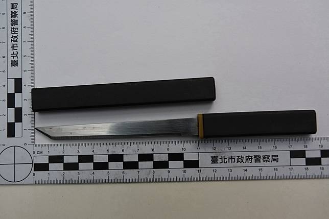 萬華砍人案，王男砍殺丁男的凶器匕首。讀者提供