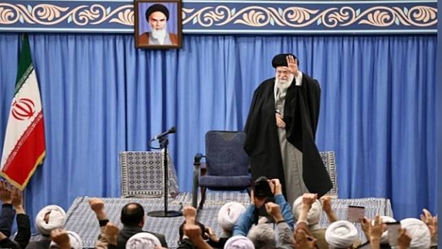 ผู้นำอิหร่าน ยอมรับประเทศกำลังเผชิญปัญหาความไม่สงบ-แรงกดดันจากนานาชาติ