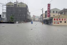 經濟部昨（29日）貼出5張圖表，澄清因治水建設，多處易積水地點已有明顯改善。（資料照片／取自王宣貿臉書）