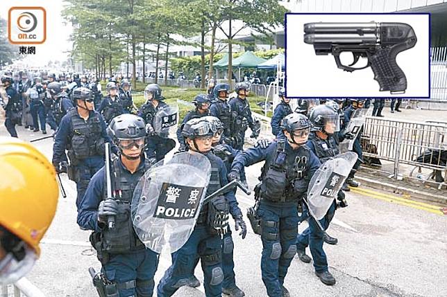 有指警方引入最新型的胡椒彈手槍(小圖示)分配給速龍小隊使用。