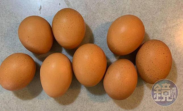 備好8顆蛋。
