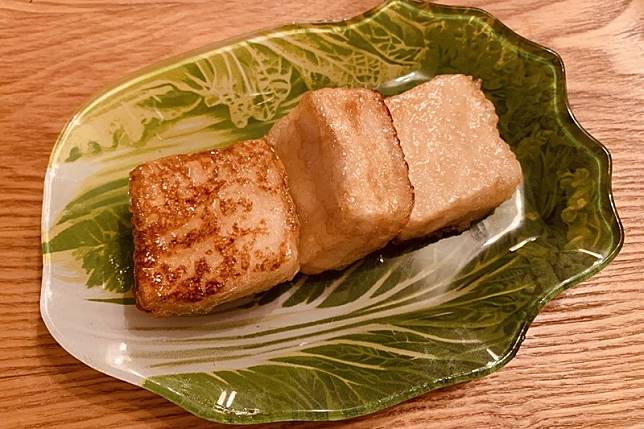 許多人會在煎豆腐時，遇到黏鍋、破皮的狀況，就有料理達人分享技巧，輕鬆就能端出賣相絕佳的好菜。（示意圖／取自photoAC）