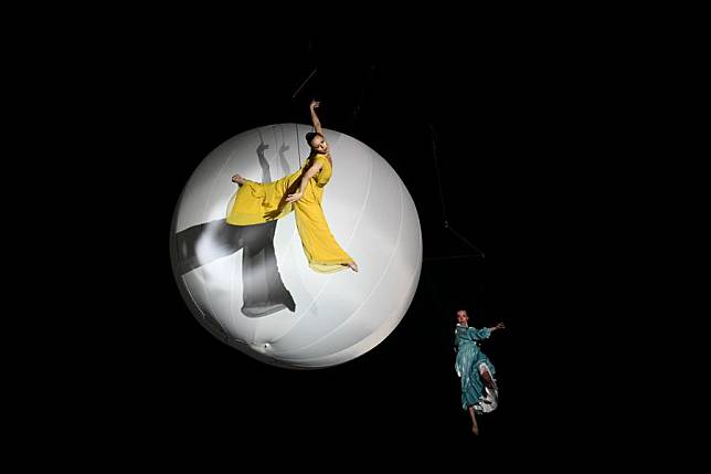 A light and shadow performance is staged during the opening ceremony of the Shenzhen-Milan Lifestyle Week in Shenzhen, south China's Guangdong Province, March 19, 2024. (Xinhua/Liang Xu)