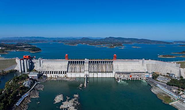 An aerial drone photo taken on Nov. 30, 2024 shows a view of the Danjiangkou Dam in central China's Hubei Province. (Xinhua/Hu Jingwen)