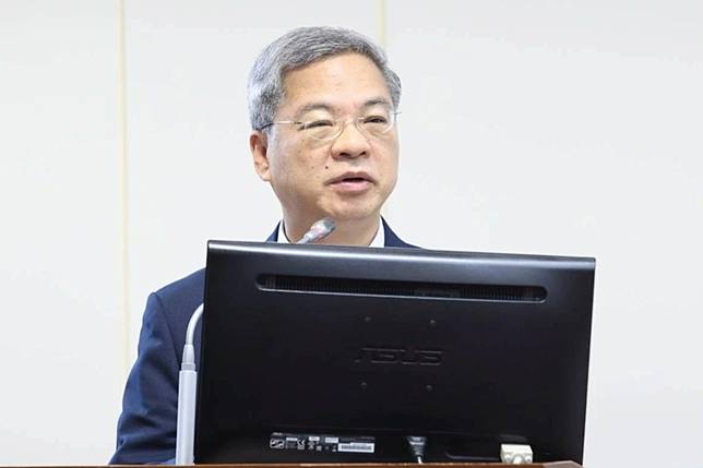 政府推3千億融資救台電，龔明鑫坦言這不是根本解法。（陳愷巨攝）