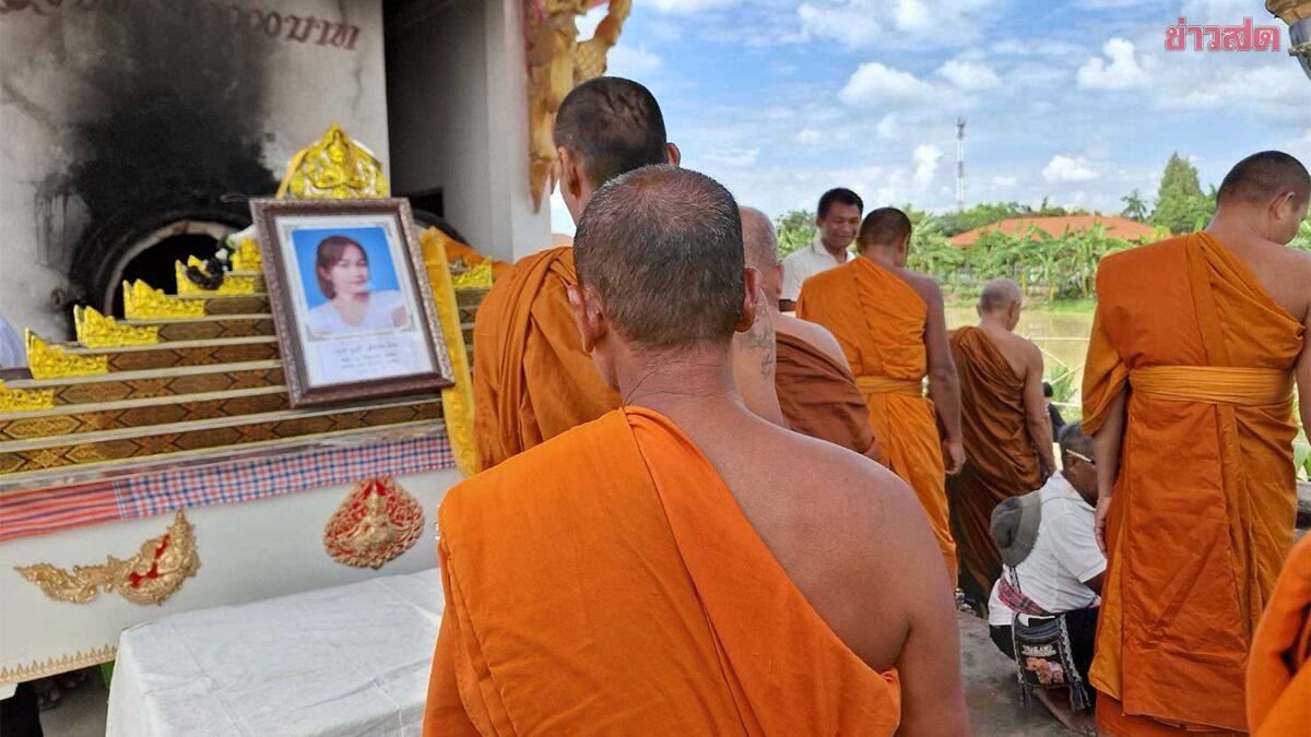 เวทนาหนูน้อย 8 ขวบ วิ่งฝ่าฝนขอความช่วยเหลือ แม่ปลุกไม่ตื่น ไม่รู้ว่า ...