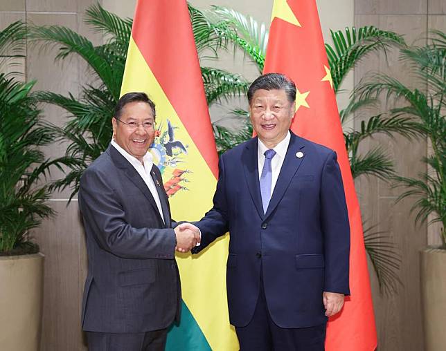 Chinese President Xi Jinping meets with Bolivian President Luis Arce on the sidelines of the G20 summit in Rio de Janeiro, Brazil, Nov. 19, 2024. (Xinhua/Ding Haitao)