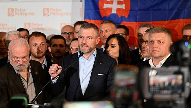 2024年4月6日，斯洛伐克總統決選，國會議長佩拉格利尼（中）勝選。路透社