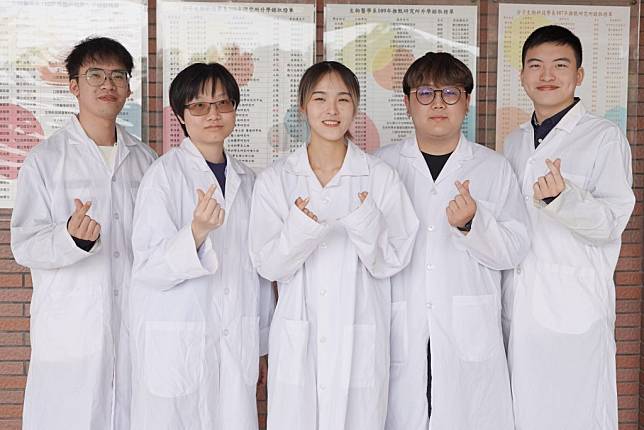 大葉大學生醫系五位學生同時錄取多家學校碩士班。(記者吳東興攝)