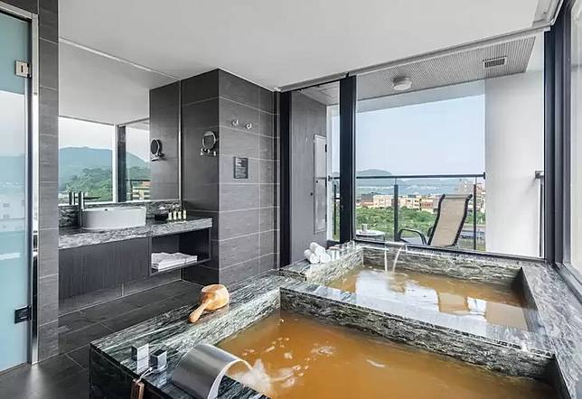兆品酒店客房內泡湯池盡情享受礁溪美人湯 (圖片提供/Ｈotels.com)