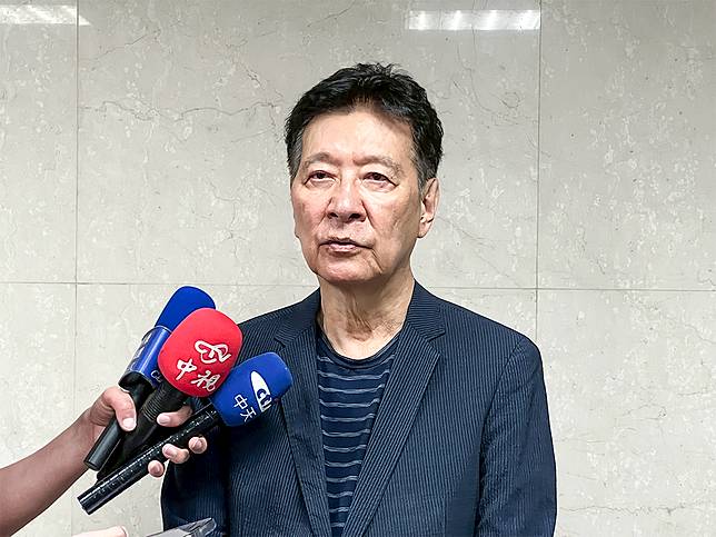 彭振聲妻子在他出庭時從高雄住處疑似墜樓輕生，媒體人趙少康聞訊表示，京華城案的偵辦已經拖得太久，柯文哲卻持續遭到羈押，不論當事人或家屬都承受極大的壓力，難免不讓人質疑是政治迫害。（圖：趙少康辦公室提供）
