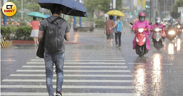 3縣市大雨特報　東北季風來襲「低溫探15度」