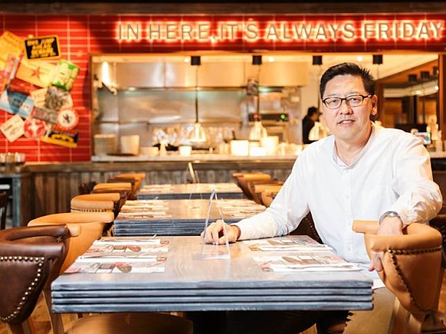北軒旗下美式餐廳星期五（TGI FRIDAYS）台灣區資深營運副總裁李宏智的經營秘訣祕訣在於「把員工當老闆一樣服務」 。（圖片來源：經理人提供）