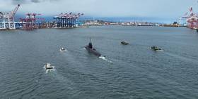 國造潛艦原型艦海鯤號（舷號711）於2025.626上午出高雄港進行第二次海測（SAT），順利完成各系統海上動態組合驗證及艦船操控運轉能力。台船公司提供