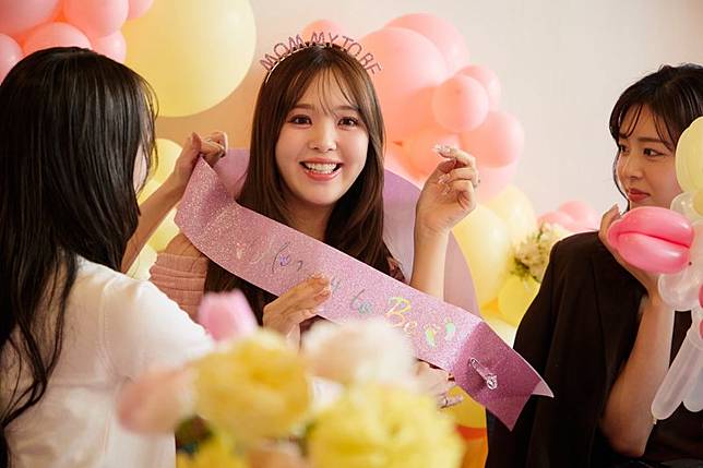 藤田妮可在寶寶性別趴得知懷的是女娃。翻攝IG@2525nicole2