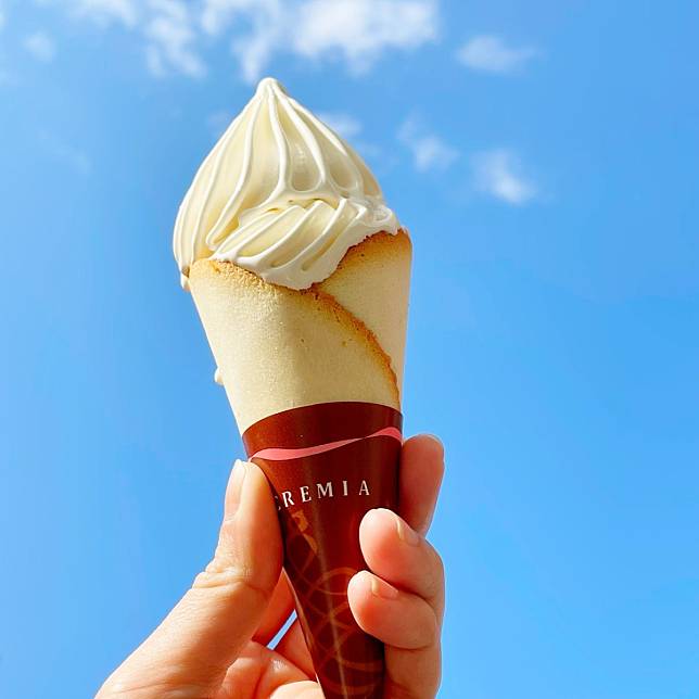 台灣吃得到！日本Cremia霜淇淋台灣現身，甜脆貓舌餅皮＋牛奶冰淇淋全台獨家開賣！